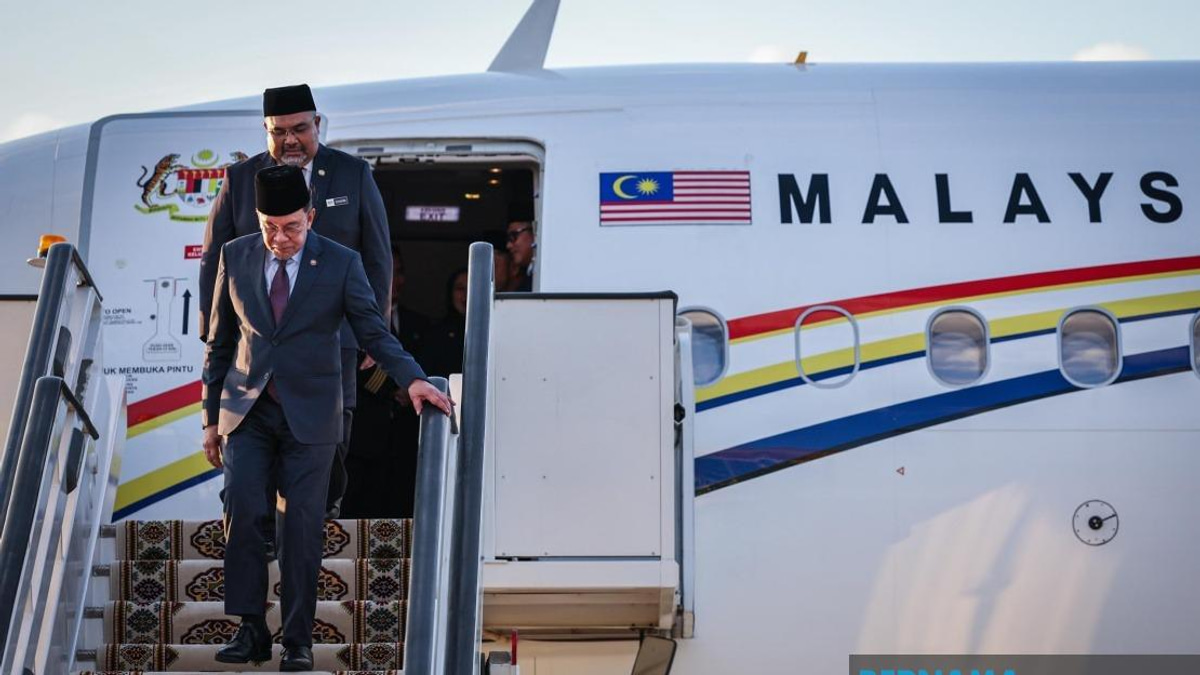 PM Anwar Arrives in Turkmenistan for Strategic Central Asian Engagement