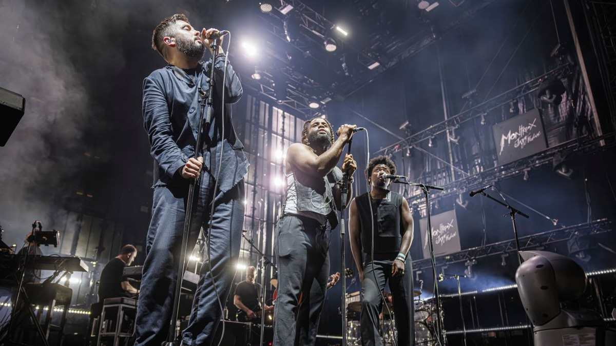 Massive Attack Claims Singapore Police Detained Band Members Over Palestinian Flag Display