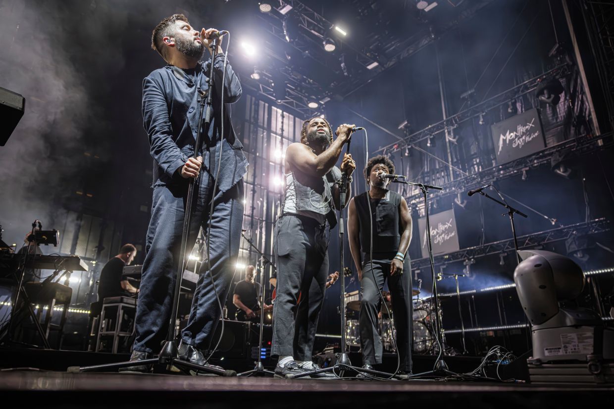 Massive Attack Claims Singapore Police Detained Band Members Over Palestinian Flag Display