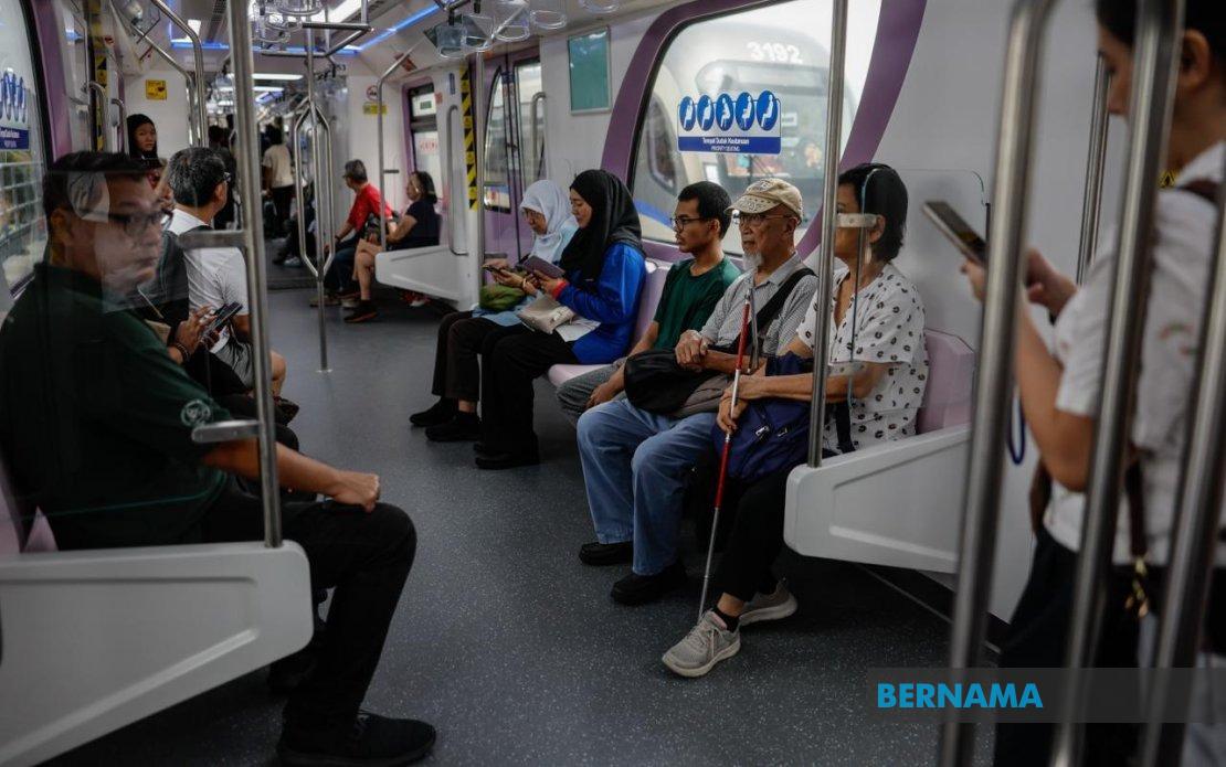LRT3 Shah Alam Line Launches to Positive Reception, Riders Call for Better Accessibility
