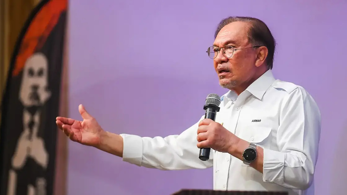 Anwar Says 'Free Najib' Group Pulled PH Into Early Johor Election