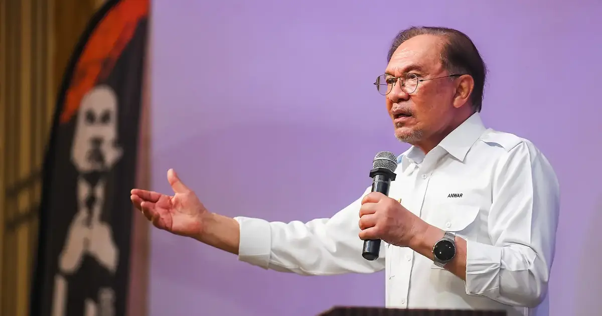 Anwar Says 'Free Najib' Group Pulled PH Into Early Johor Election