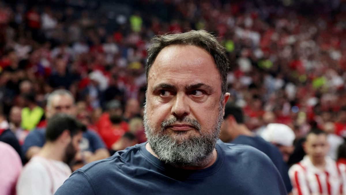 Marinakis Launches Legal Action Against Crystal Palace Over Fan Banner Incident