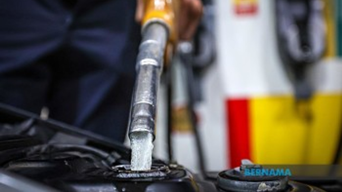 Malaysia Braces for RM3.5 Billion Monthly Fuel Subsidy Bill if Oil Stays at US$90