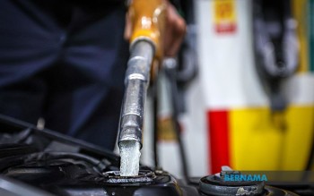 Malaysia Braces for RM3.5 Billion Monthly Fuel Subsidy Bill if Oil Stays at US$90