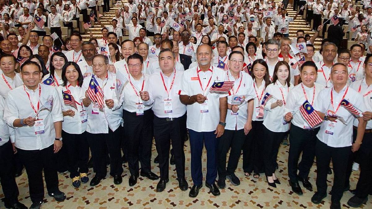 DAP Must Break Silence on Government Scandals, Says Women's Wing Legal Chief