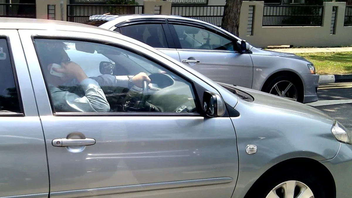 Singapore Tightens Traffic Laws with Phone-Holding Ban and Harsher Penalties for Reckless Driving