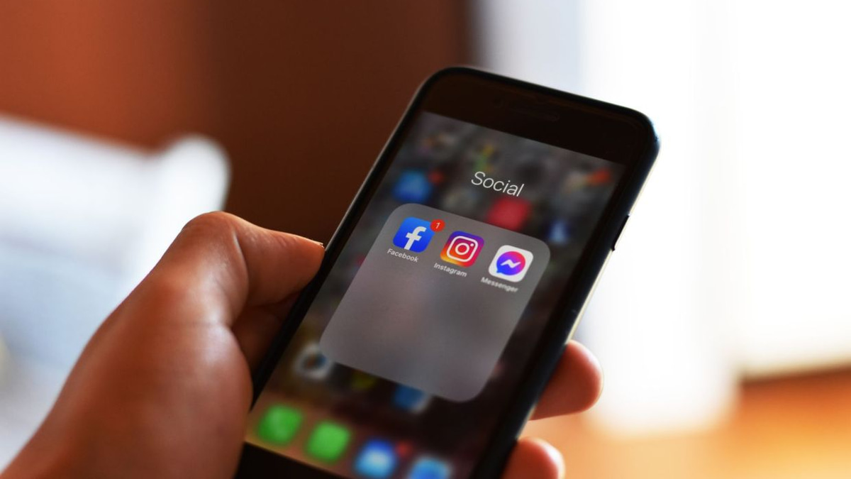 EU Threatens Meta With Multibillion-Euro Fines Over Instagram and Facebook 'Addiction by Design'