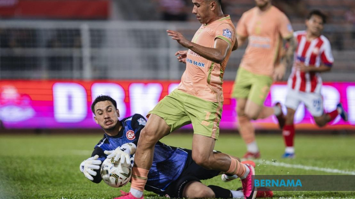 KL City's Season Opens in Chaos: Coach Dollah Describes Unprecedented Player Crisis