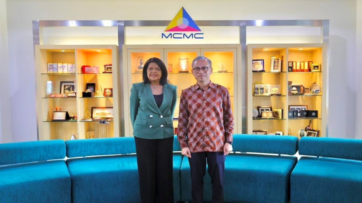 Fahmi Welcomes Nallini Pathmanathan as New Malaysian Media Council Chairman
