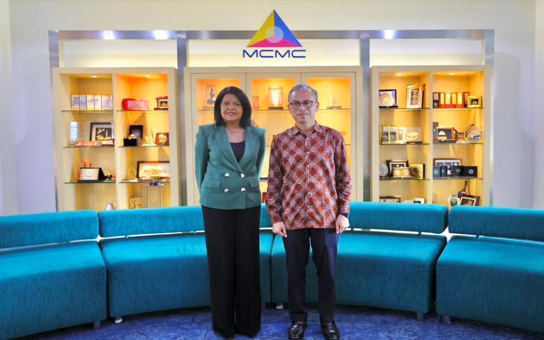 Fahmi Welcomes Nallini Pathmanathan as New Malaysian Media Council Chairman