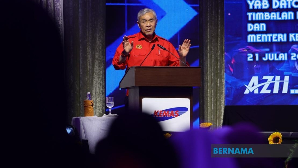 KEMAS To Roll Out Smartboards Nationwide by End of 2025, Says Ahmad Zahid