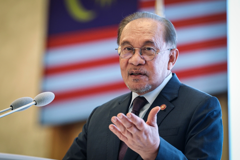 Anwar Expresses Gratitude as Parliament Prepares for Tabung Haji Royal Commission Findings