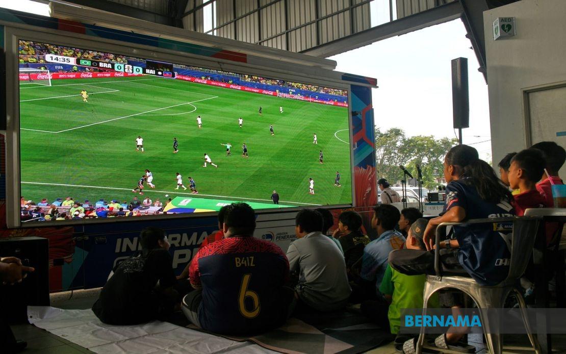 Free World Cup Broadcasts Ease Burden on Malaysian Traders and Public, Says Fahmi