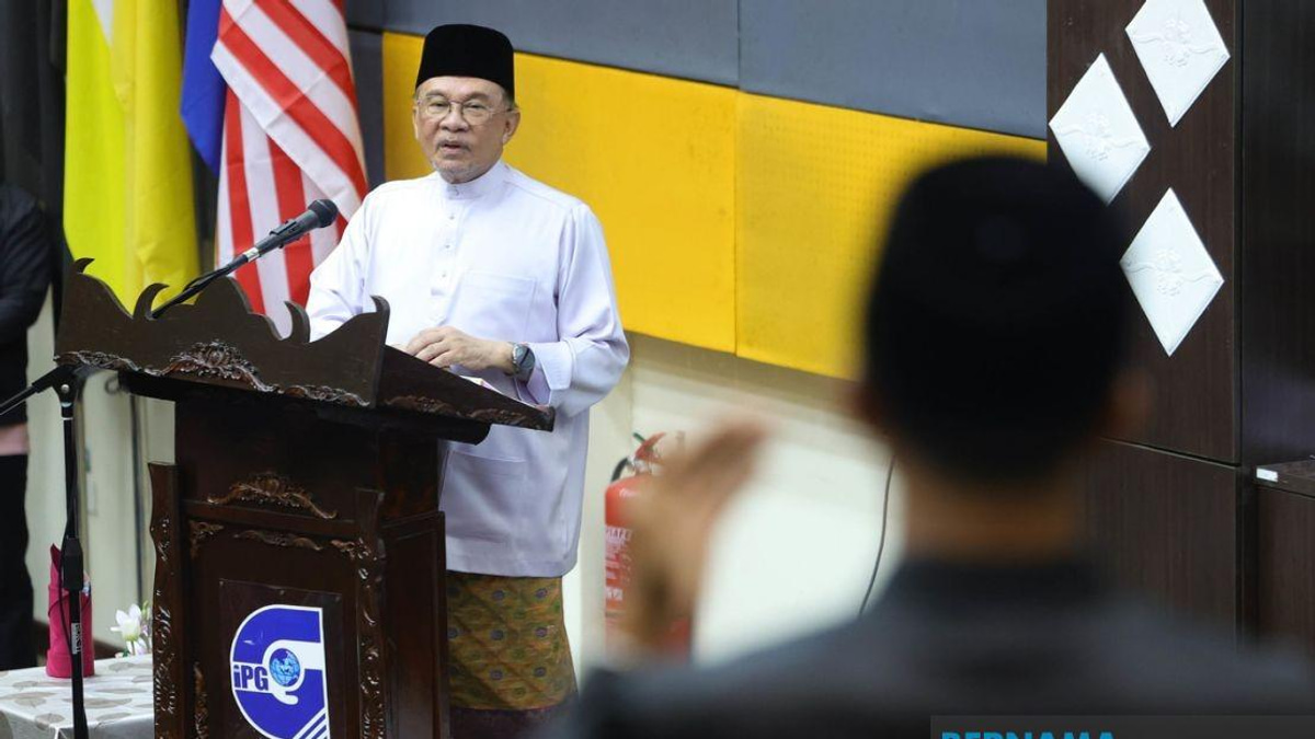 Malaysia Must Develop Technologically Advanced Teachers Grounded in Ethics, Says PM Anwar