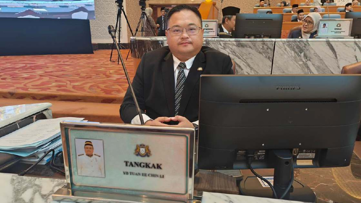 Tangkak Showdown: Incumbent Ee Chin Li Takes On BN Challenger How Chin Teck