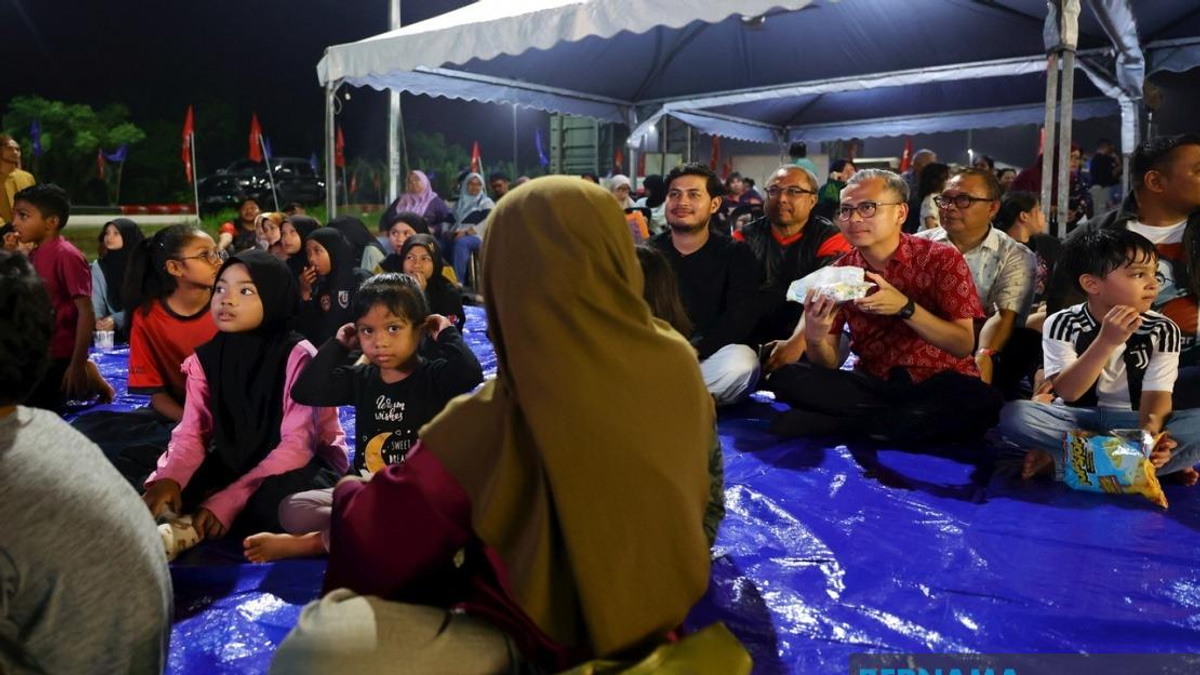 Wayang Pacak: Malaysia's Mobile Cinema Brings Government Closer to Rural Communities