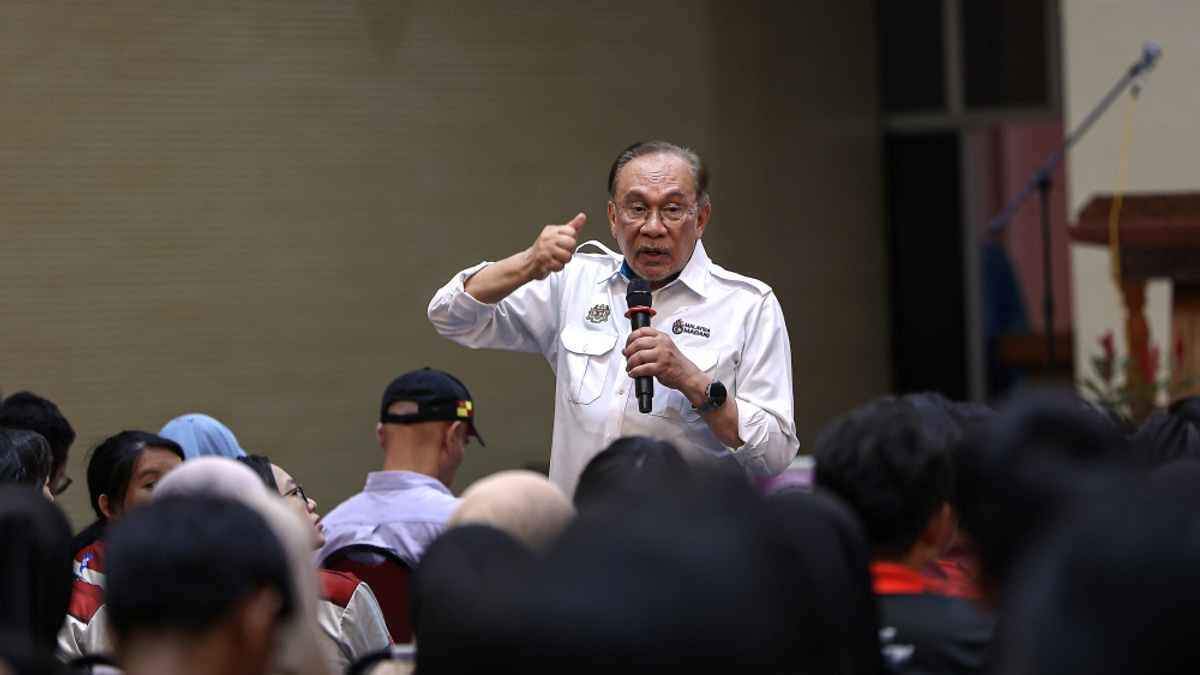 Anwar Seeks Fresh Mandate from Negeri Sembilan Voters, Citing Need for Stability