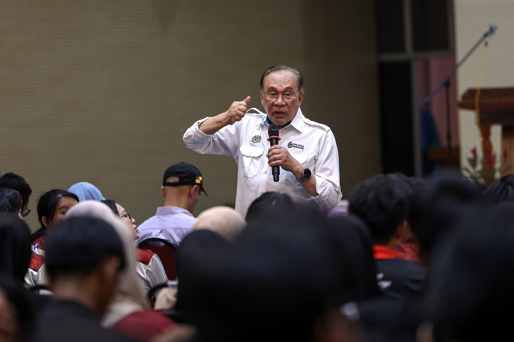 Anwar Seeks Fresh Mandate from Negeri Sembilan Voters, Citing Need for Stability
