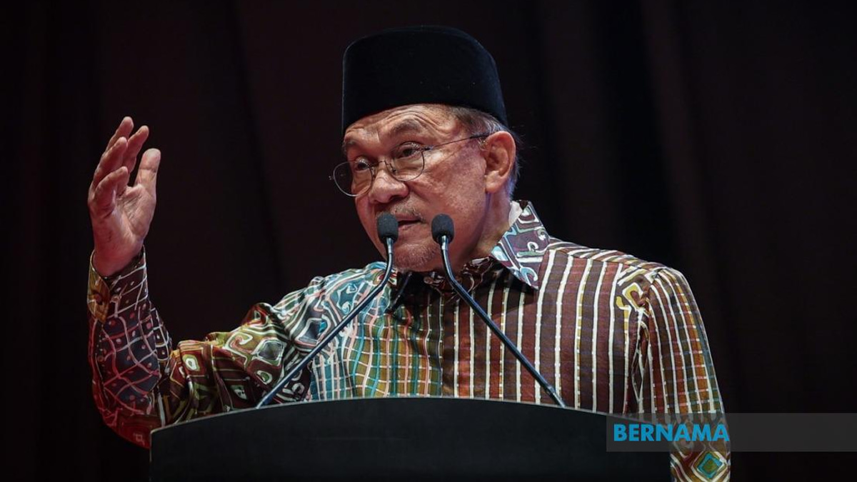 Waqf and Dakwah Bodies Must Embrace AI While Preserving Islamic Values, Says PM Anwar
