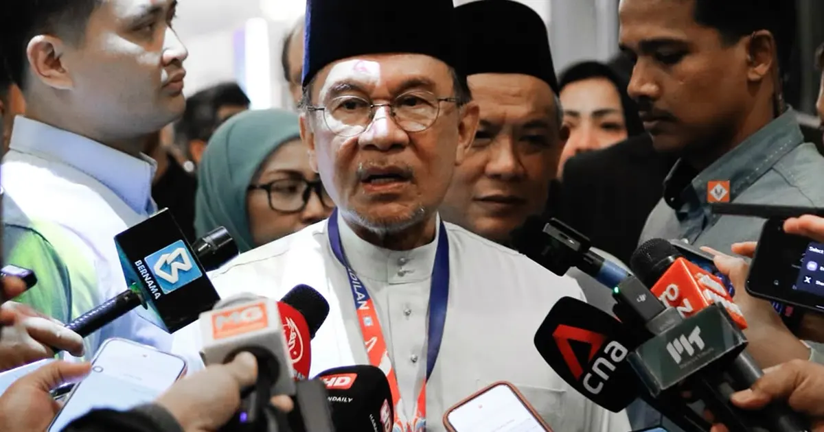 Anwar Dismisses Trust Concerns With Zahid, Attributes Remarks to KJ's Personal Stance