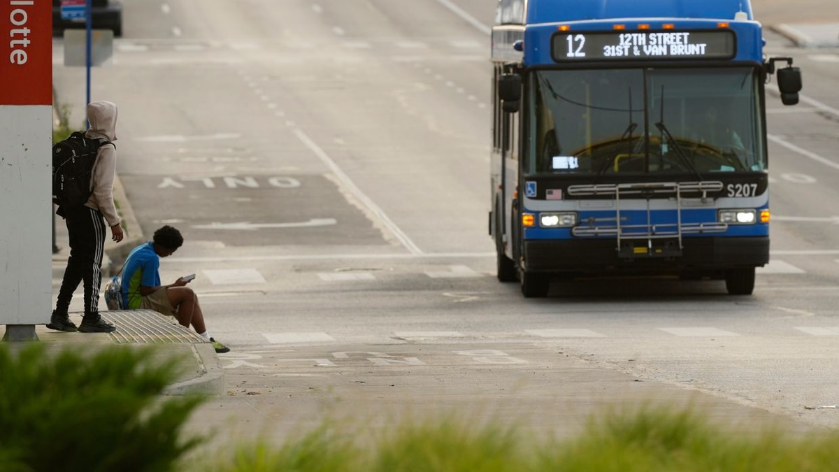 Kansas City's Facial Recognition on Public Transit: A Flashpoint in America's Surveillance Debate