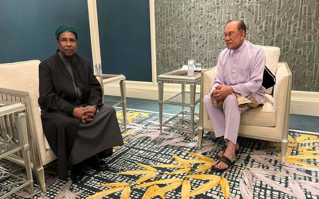 PM Anwar Bids Farewell to Gambian Islamic Scholar After Month-Long Malaysian Tour