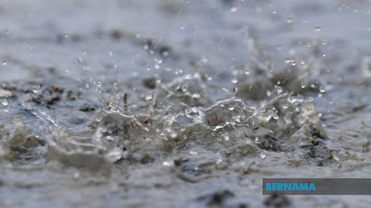 Severe Flooding Sweeps Seoul and Gangwon as 10 National Parks Close