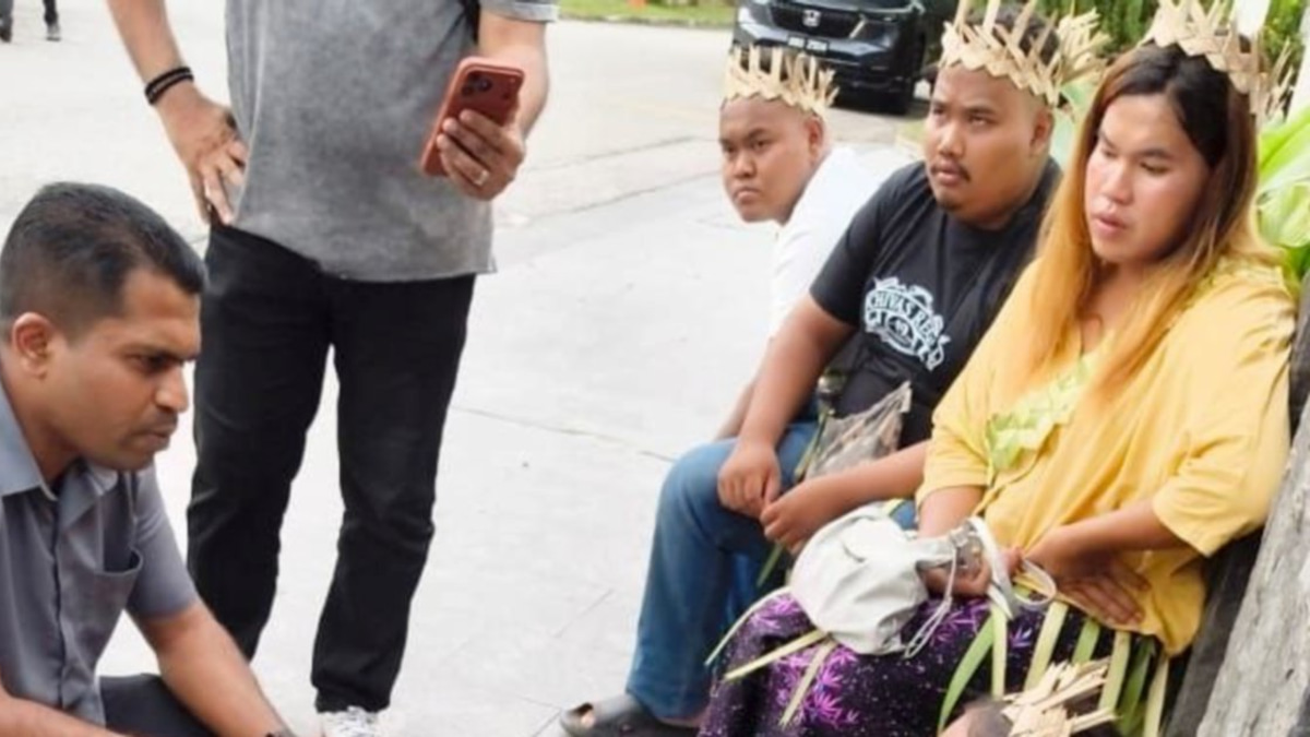 Orang Asli from Kampung Sungai Cot trek to PM's residence over land rights crisis