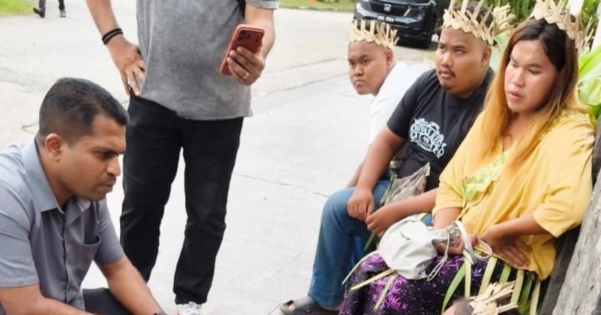 Orang Asli from Kampung Sungai Cot trek to PM's residence over land rights crisis