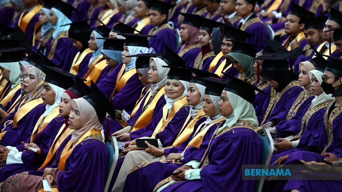 Malaysia's Higher Education Ministry Suspends Disciplinary Cases Targeting Student Activism