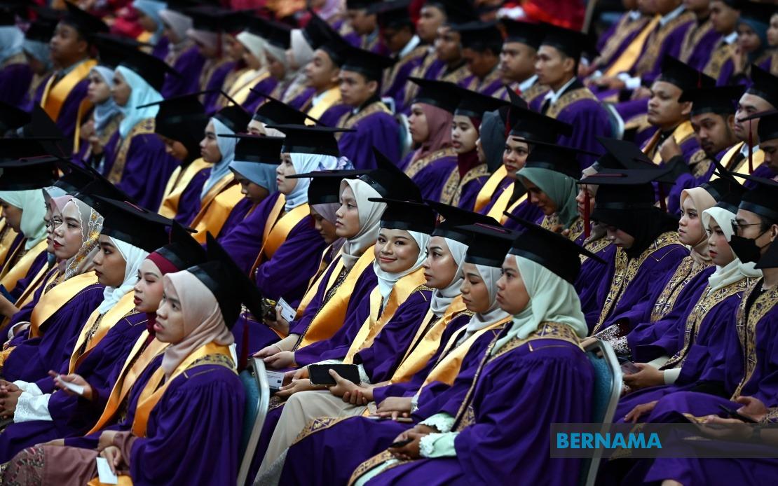 Malaysia's Higher Education Ministry Suspends Disciplinary Cases Targeting Student Activism