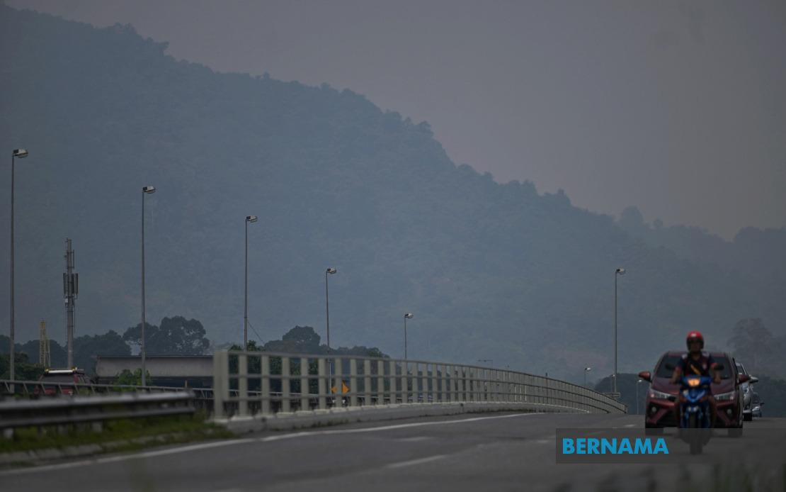 Serian breaches hazardous air quality threshold as haze sweeps across Sarawak