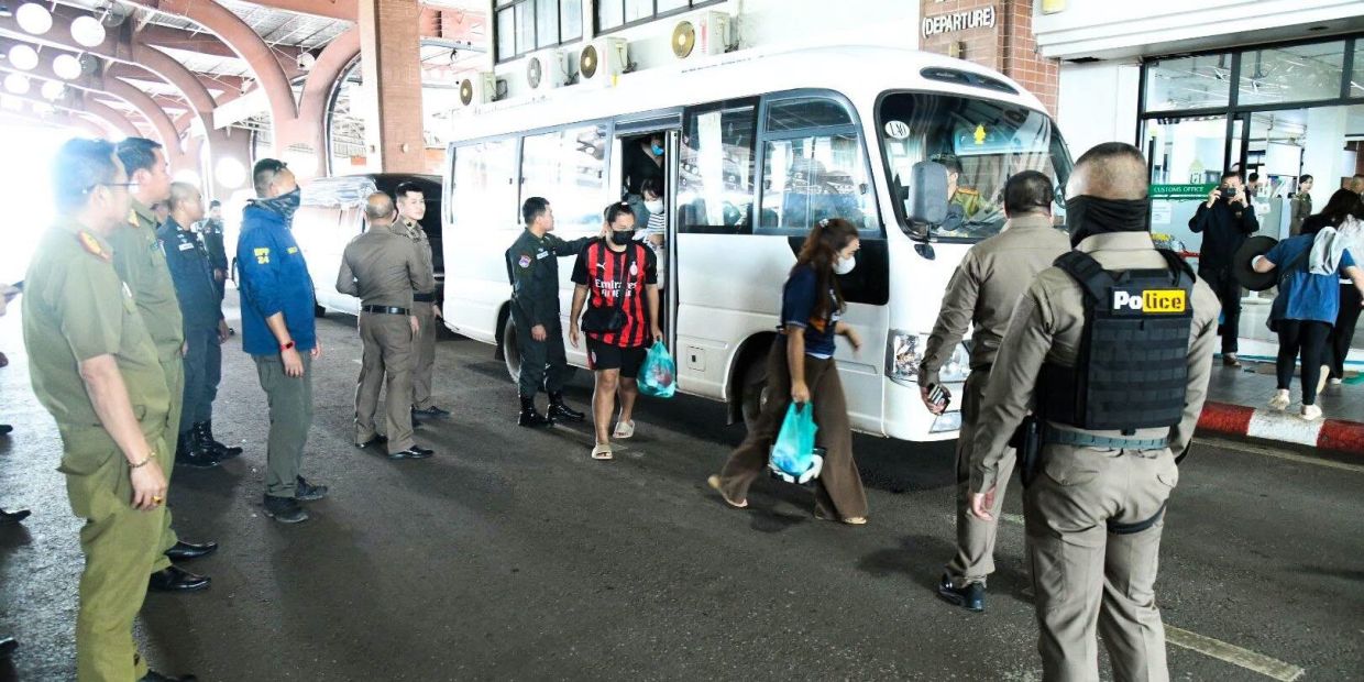 Laos Deports 32 Thai Nationals After ST Vegas Fraud Complex Raid