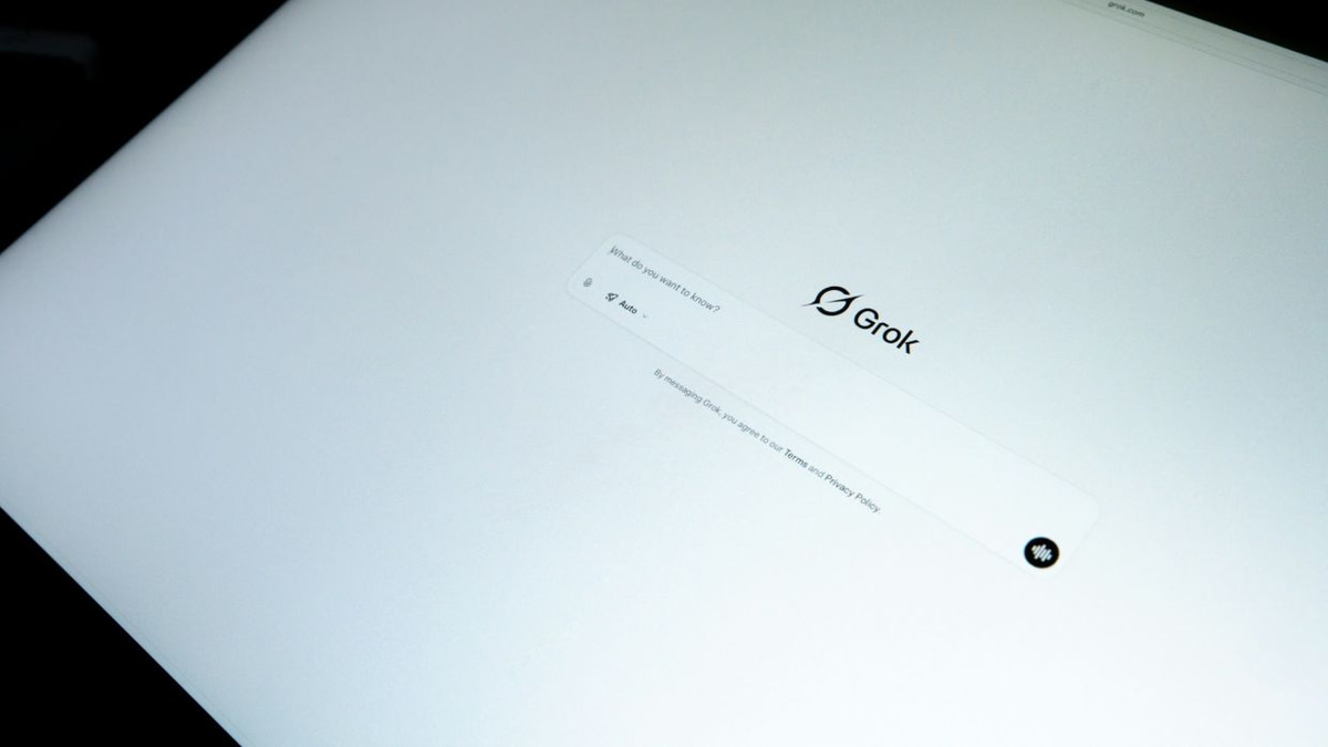 SpaceXAI Opens Grok Build Code After Privacy Storm, Bowing to Developer Pressure