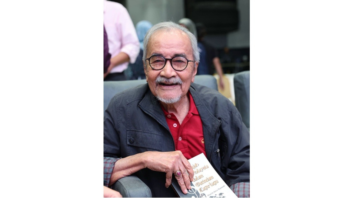 PM Anwar Pays Tribute to Veteran Filmmaker Rahim Razali on 87th Birthday