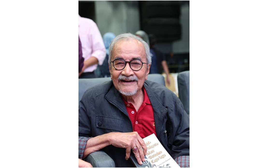PM Anwar Pays Tribute to Veteran Filmmaker Rahim Razali on 87th Birthday