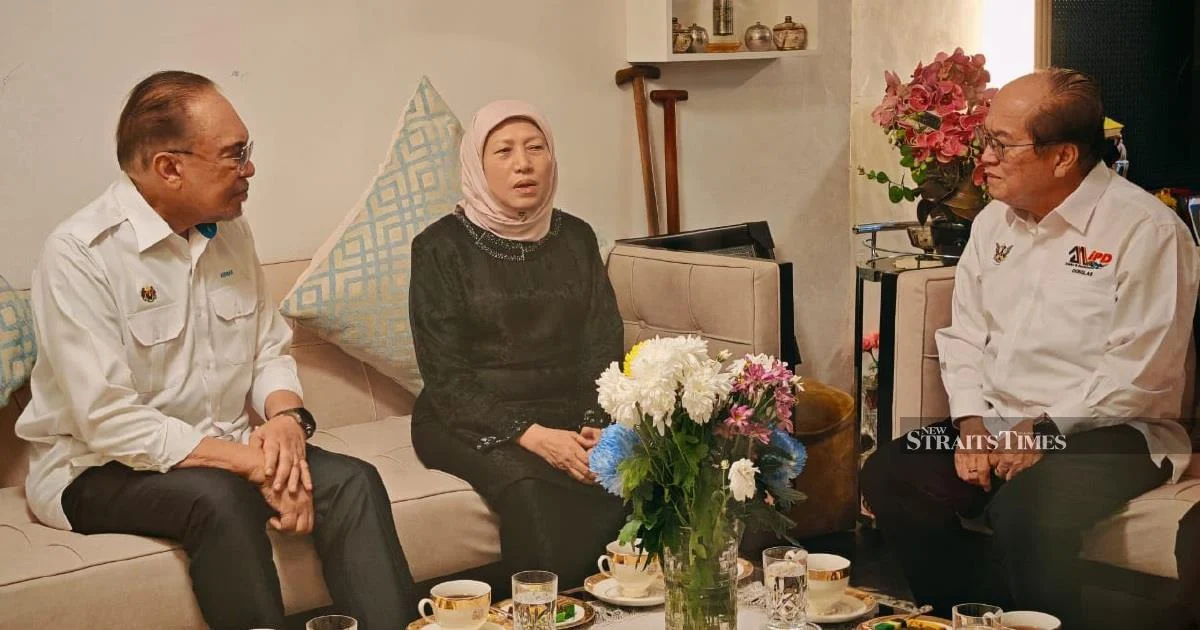 PM Anwar Extends Condolences to Nancy Shukri Over Husband's Death