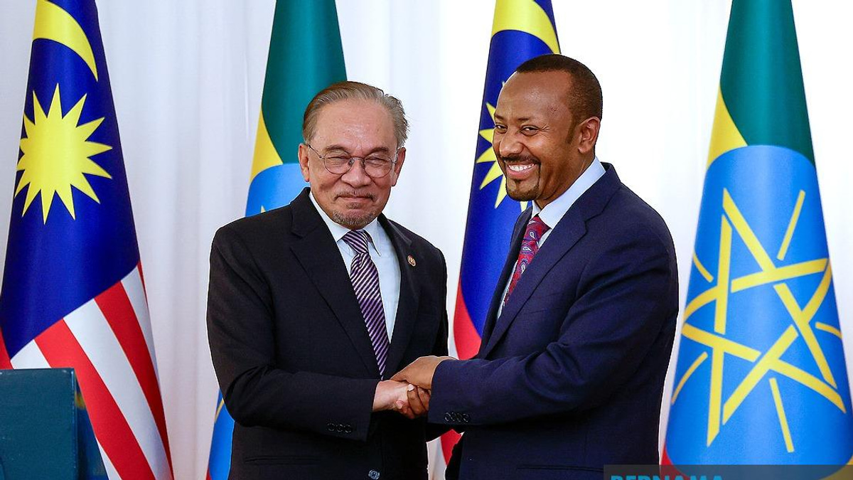 Anwar Congratulates Ethiopian PM Abiy Ahmed on Election Victory