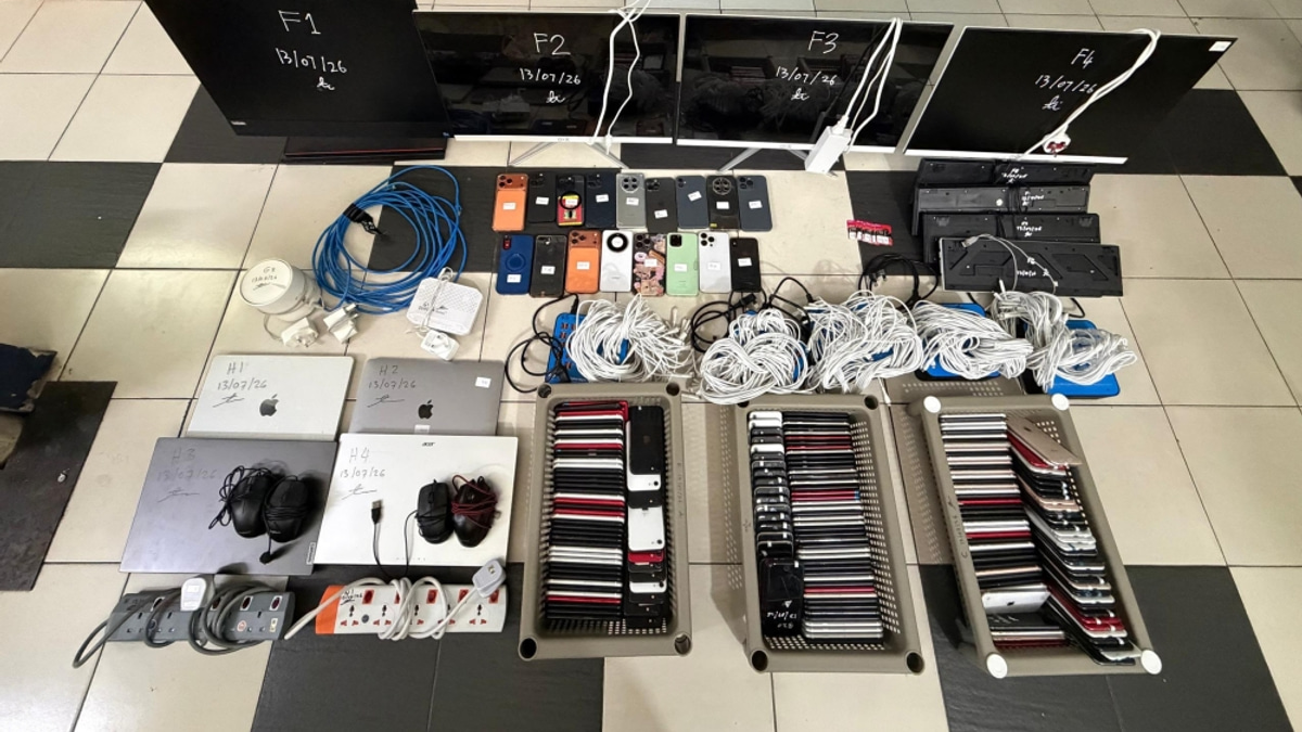 Perak Police Dismantle Online Fraud Operation, Detain 18 Chinese Nationals