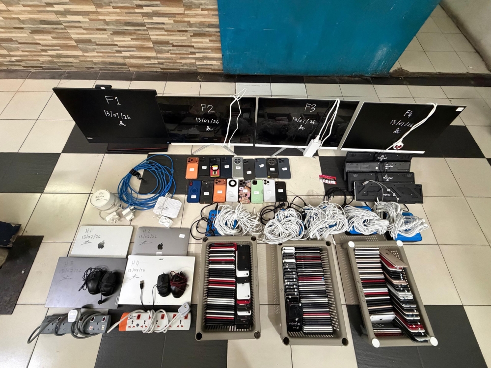 Perak Police Dismantle Online Fraud Operation, Detain 18 Chinese Nationals