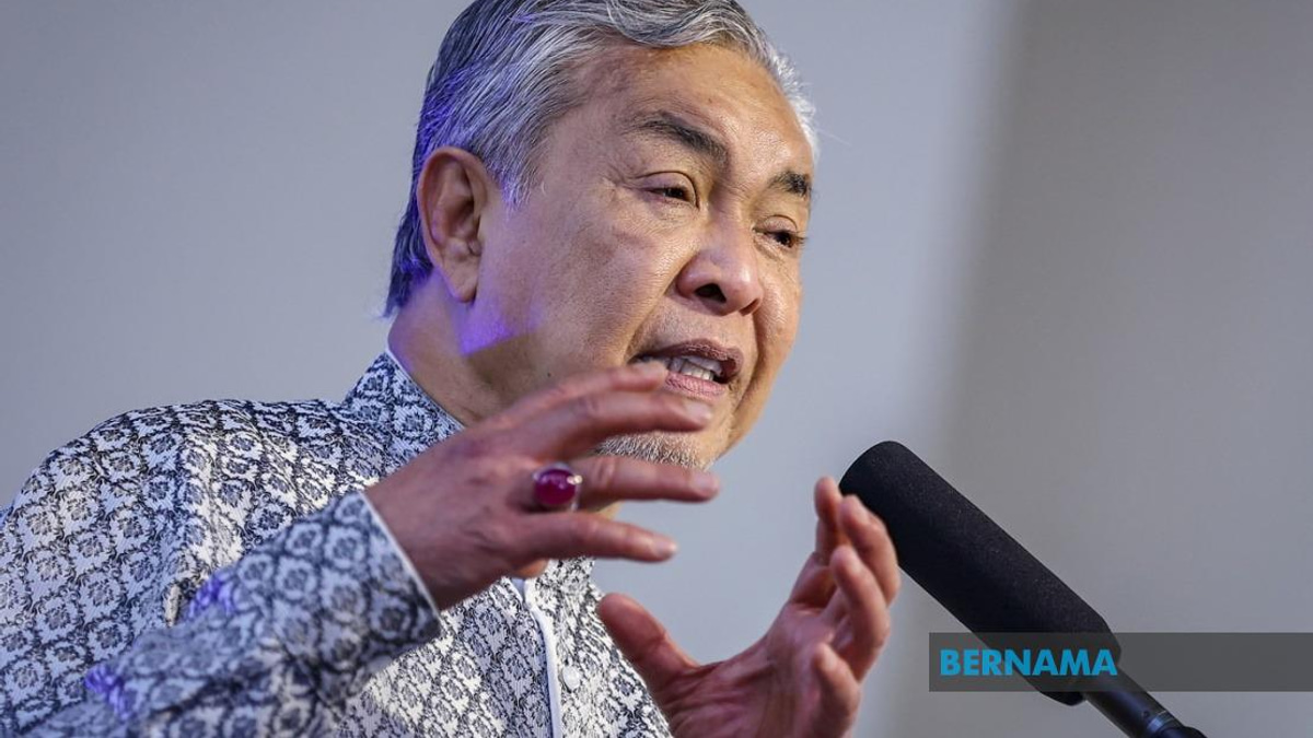 Ahmad Zahid Calls for Mature Campaign as Johor Polls Enter Final Week
