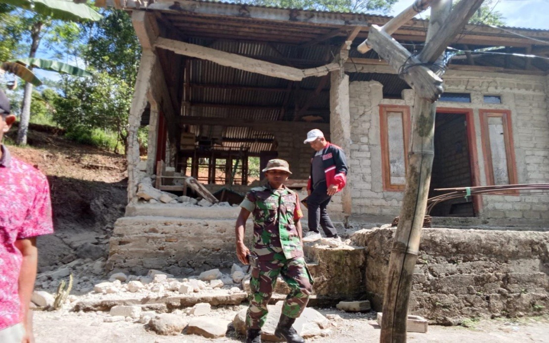 16 Malaysian Tourists Confirmed Safe After 7.7 Magnitude Earthquake Strikes Flores Island