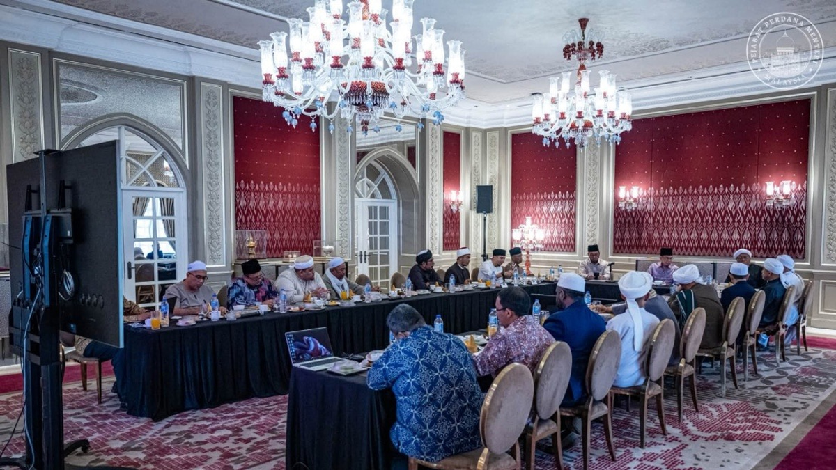 Anwar Emphasises Religious Scholarship as Guide for Government Policy