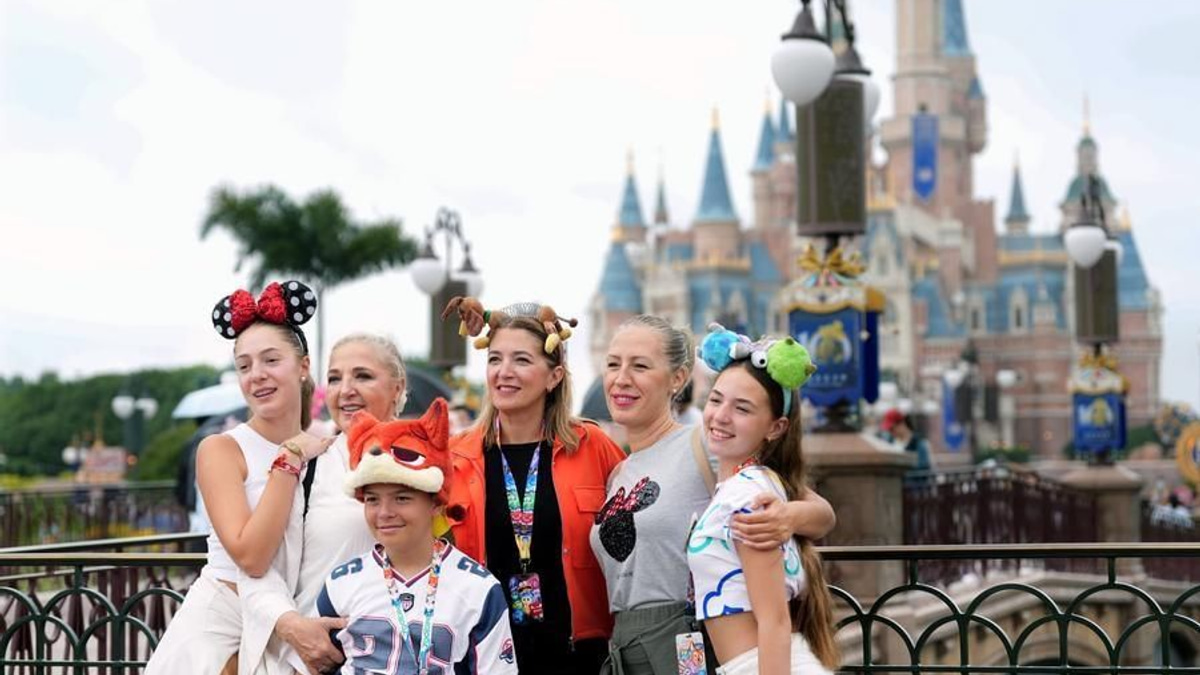 China's Expanding Visa-Free Policies Drive Record Foreign Visitor Numbers