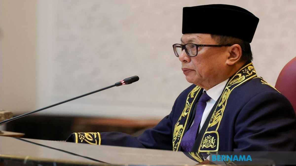 Puad Zarkashi Quits UMNO, Accuses Johor Chief Onn Hafiz of Being a 'Yes-man'