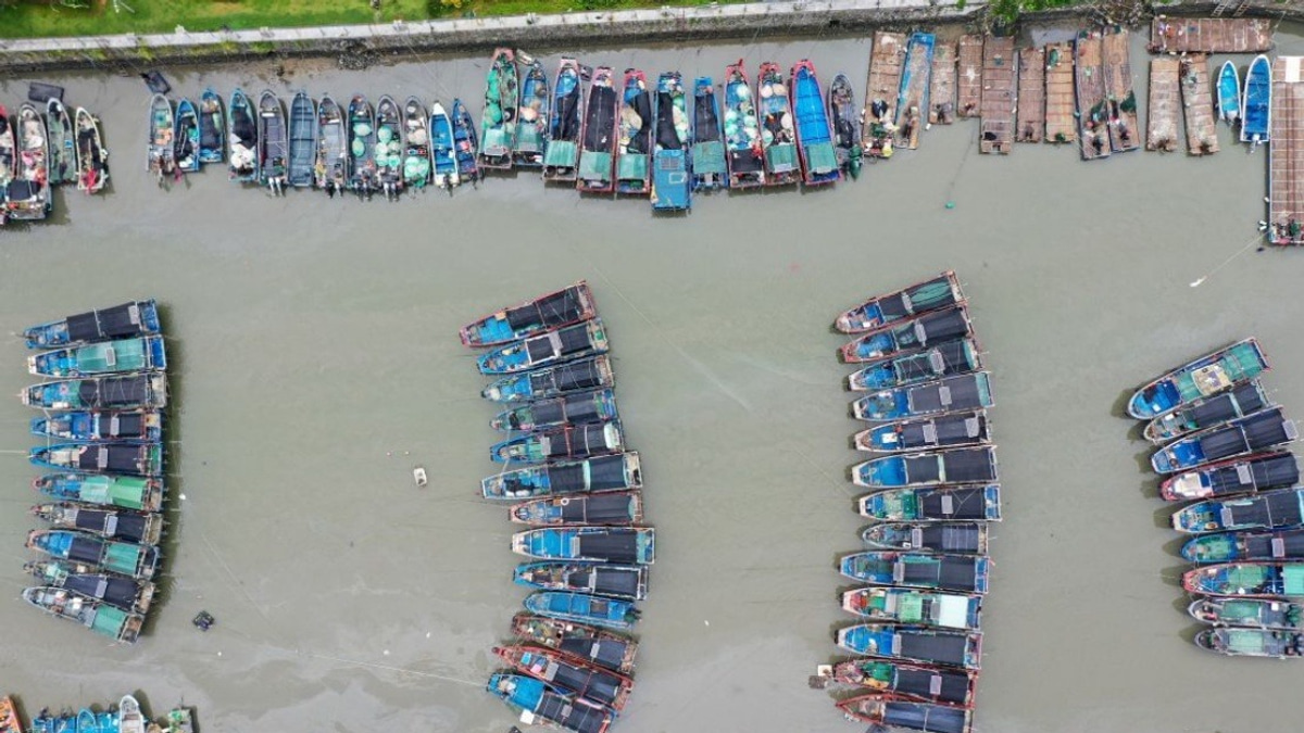 China Raises Typhoon Alert to Highest Level as Noul Approaches Guangdong