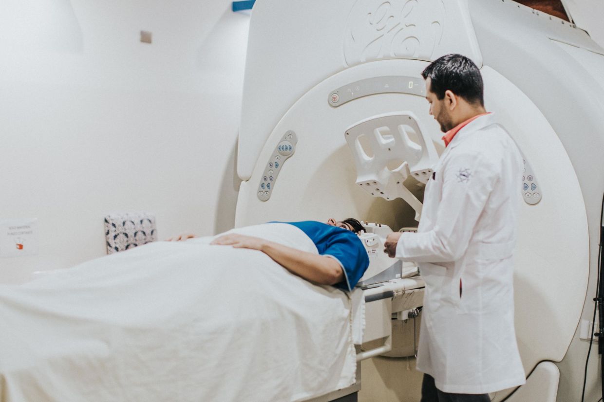Edinburgh Researchers Develop Rapid Lung Cancer Testing Method Using AI and Light Imaging