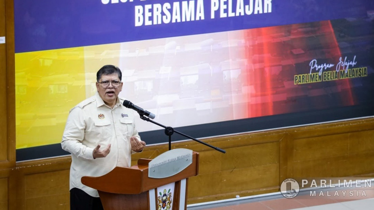Parliament Must Model Democracy Well For Youth, Says Speaker Johari