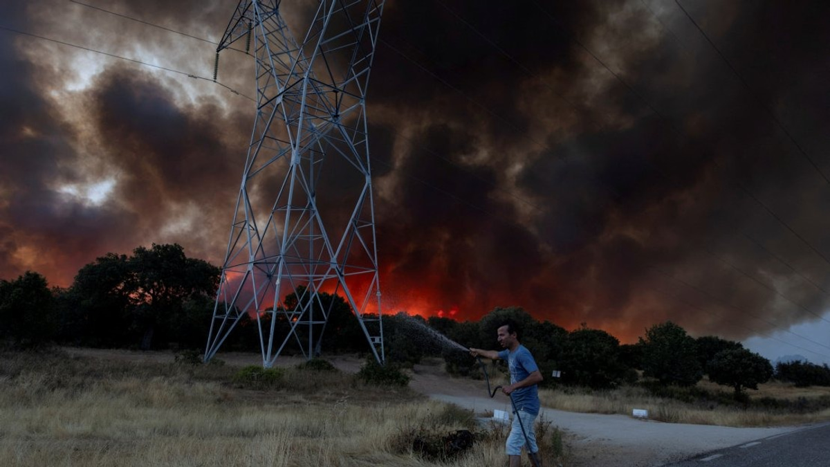 Spain Battles Multiple Wildfires as Heat Crisis Intensifies Near Portuguese Border